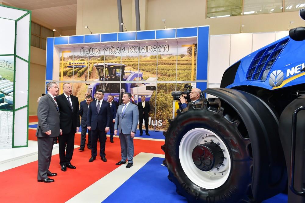 Президент Ильхам Алиев ознакомился с XXIV Азербайджанской международной продовольственной выставкой (ФОТО)