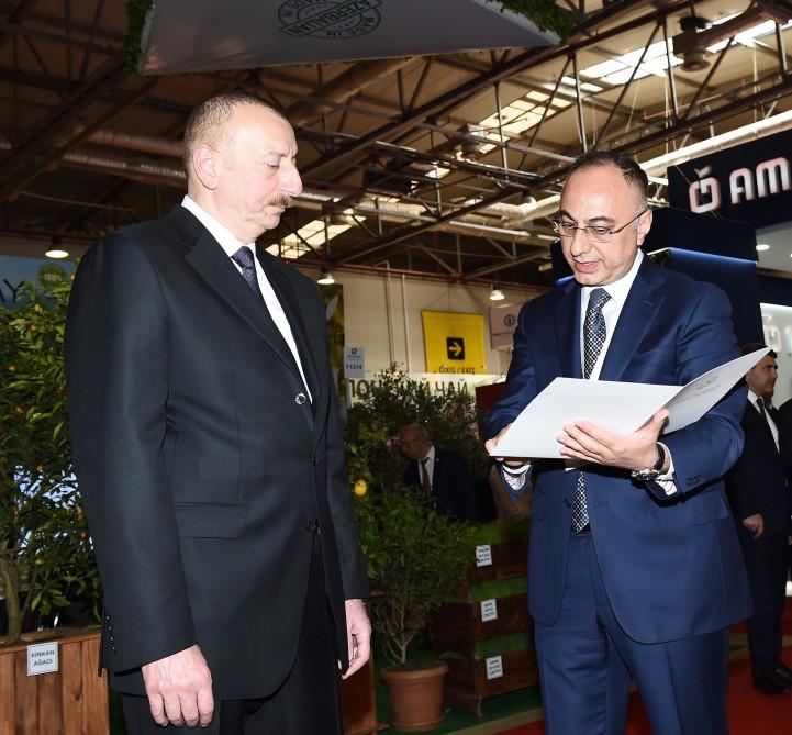 Президент Ильхам Алиев ознакомился с XXIV Азербайджанской международной продовольственной выставкой (ФОТО)