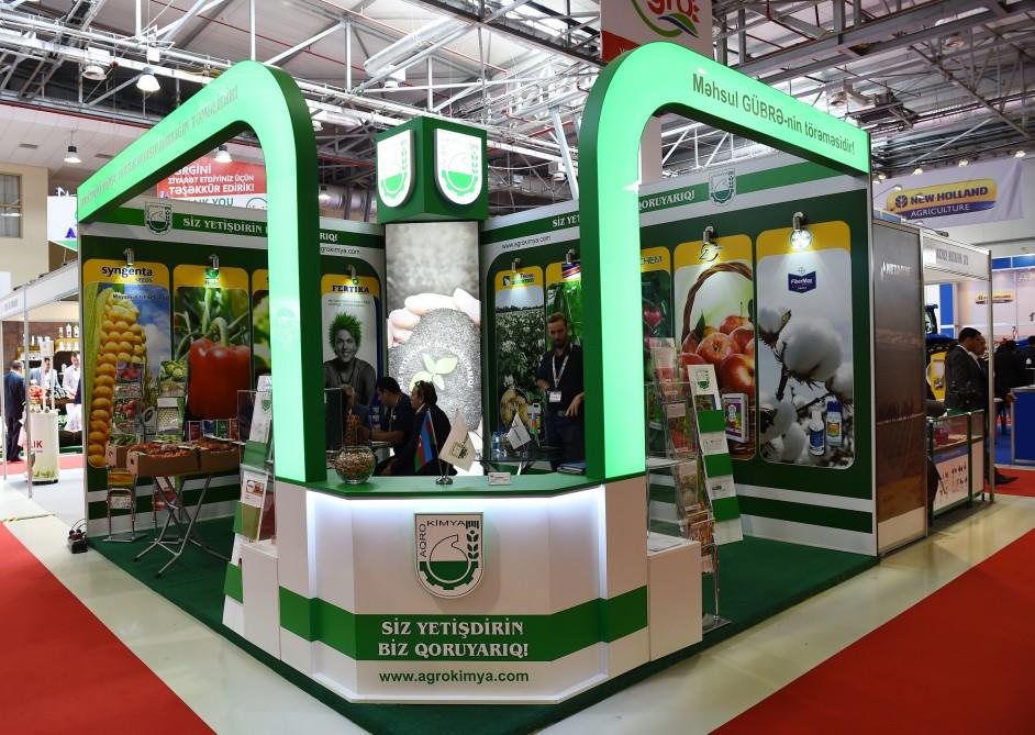 Президент Ильхам Алиев ознакомился с XXIV Азербайджанской международной продовольственной выставкой (ФОТО)