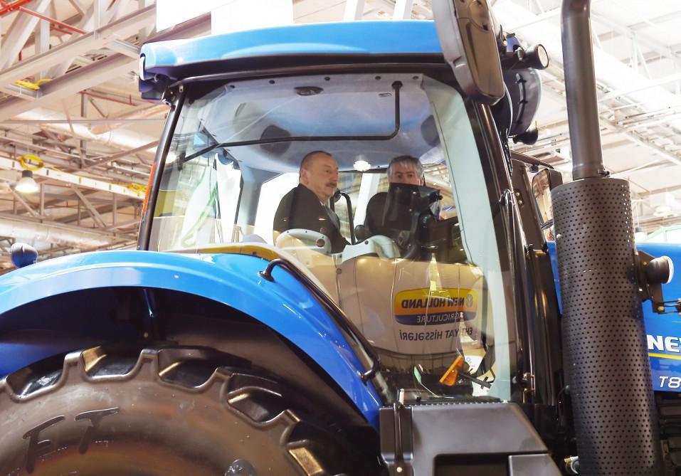 Президент Ильхам Алиев ознакомился с XXIV Азербайджанской международной продовольственной выставкой (ФОТО)