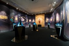 Золотой человек в Баку