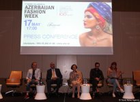 "От древности к современности": Fashion-выставка в Баку  (ФОТО)