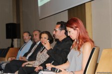 "От древности к современности": Fashion-выставка в Баку  (ФОТО)