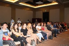 "От древности к современности": Fashion-выставка в Баку  (ФОТО)