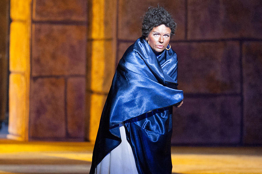 Успех азербайджанского дирижера на сцене Большого театра Беларуси (ФОТО)