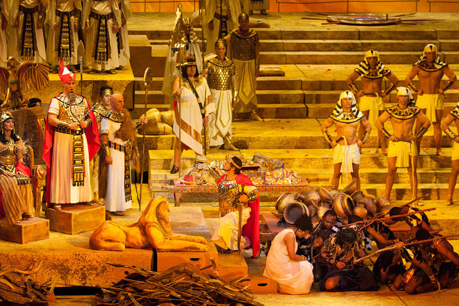 Успех азербайджанского дирижера на сцене Большого театра Беларуси (ФОТО)