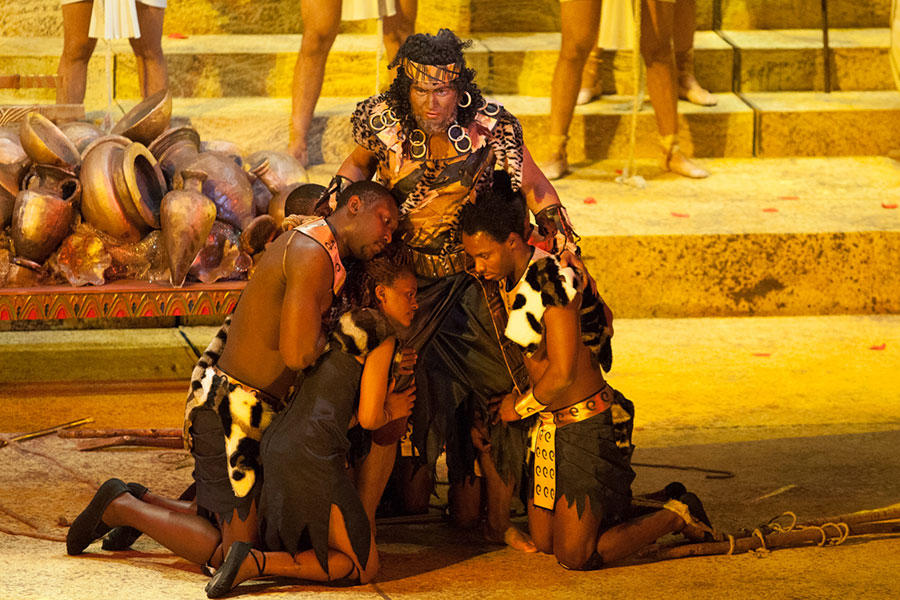 Успех азербайджанского дирижера на сцене Большого театра Беларуси (ФОТО)