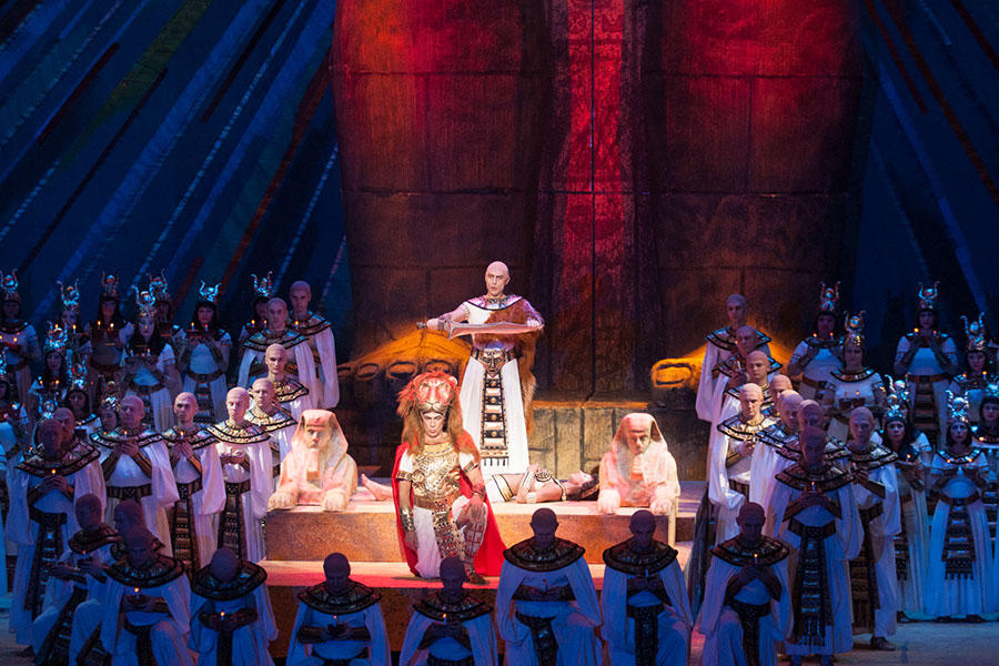 Успех азербайджанского дирижера на сцене Большого театра Беларуси (ФОТО)