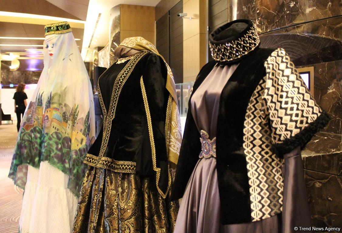 "От древности к современности": Fashion-выставка в Баку  (ФОТО)