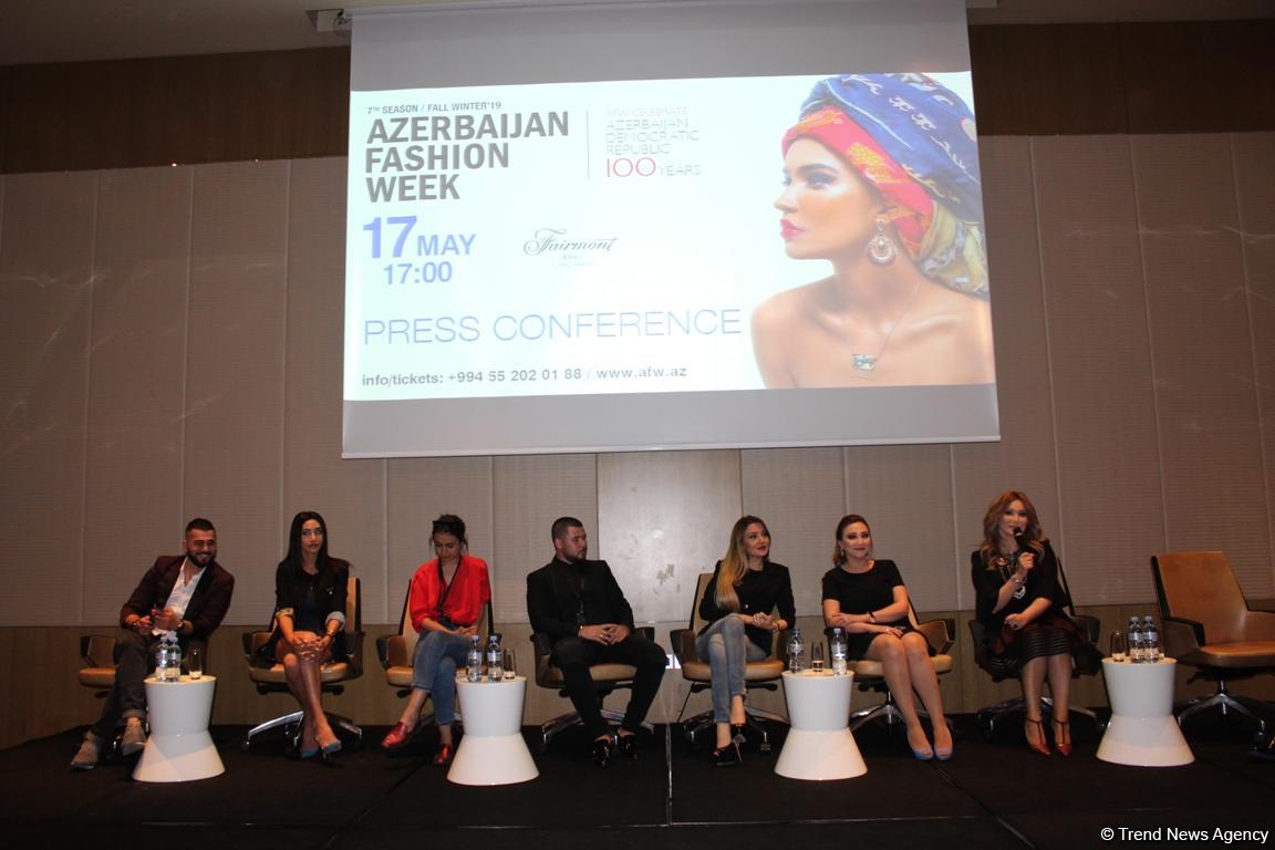 "От древности к современности": Fashion-выставка в Баку  (ФОТО)