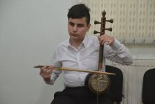 Учащиеся бакинской музшколы для инвалидов по зрению выступили с концертом (ФОТО)