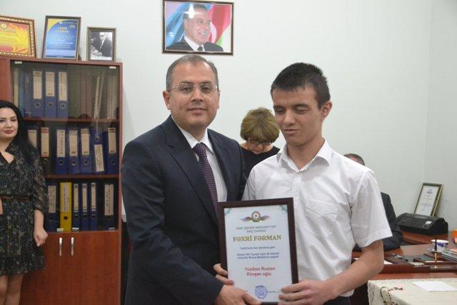 Учащиеся бакинской музшколы для инвалидов по зрению выступили с концертом (ФОТО)