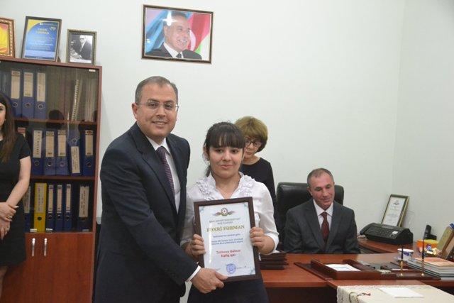 Учащиеся бакинской музшколы для инвалидов по зрению выступили с концертом (ФОТО)