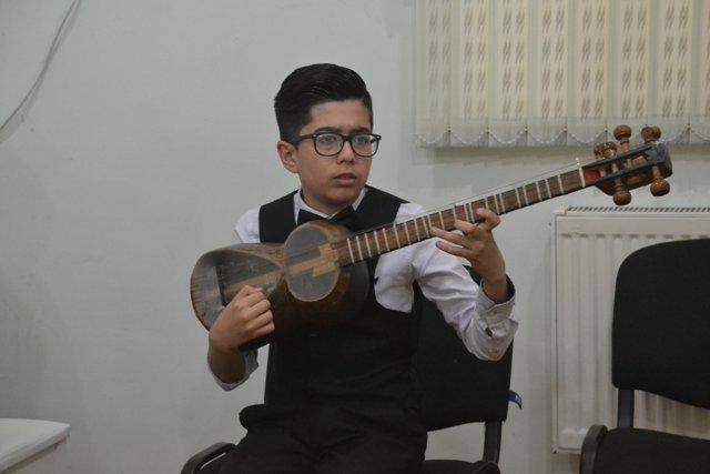 Учащиеся бакинской музшколы для инвалидов по зрению выступили с концертом (ФОТО)