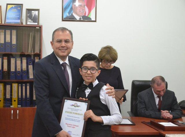 Учащиеся бакинской музшколы для инвалидов по зрению выступили с концертом (ФОТО)