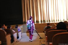 Актеры сериала "Кухня" привезли в Баку рыбу, говорящую с одесским говором (ФОТО)