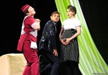 Актеры сериала "Кухня" привезли в Баку рыбу, говорящую с одесским говором (ФОТО)