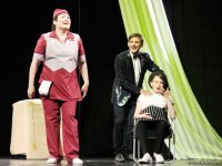 Актеры сериала "Кухня" привезли в Баку рыбу, говорящую с одесским говором (ФОТО)