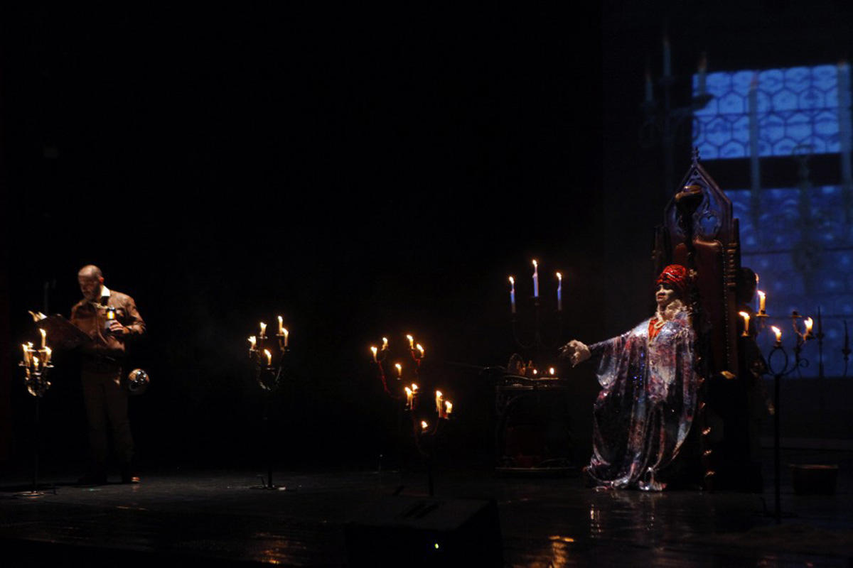 В Баку показали историю о властной и жестокой бабушке из Колумбии (ФОТО)