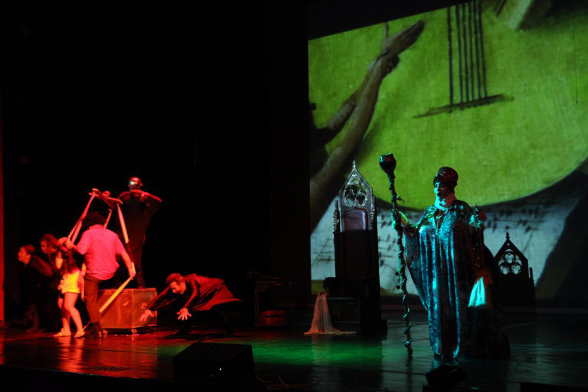 В Баку показали историю о властной и жестокой бабушке из Колумбии (ФОТО)