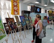 Актрисы и художницы – выставка сестер Муршудовых в Баку (ФОТО)