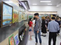 Актрисы и художницы – выставка сестер Муршудовых в Баку (ФОТО)