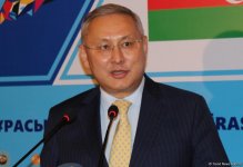 "Золотого человека" из Казахстана показали в Баку (ФОТО)