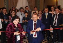 "Золотого человека" из Казахстана показали в Баку (ФОТО)