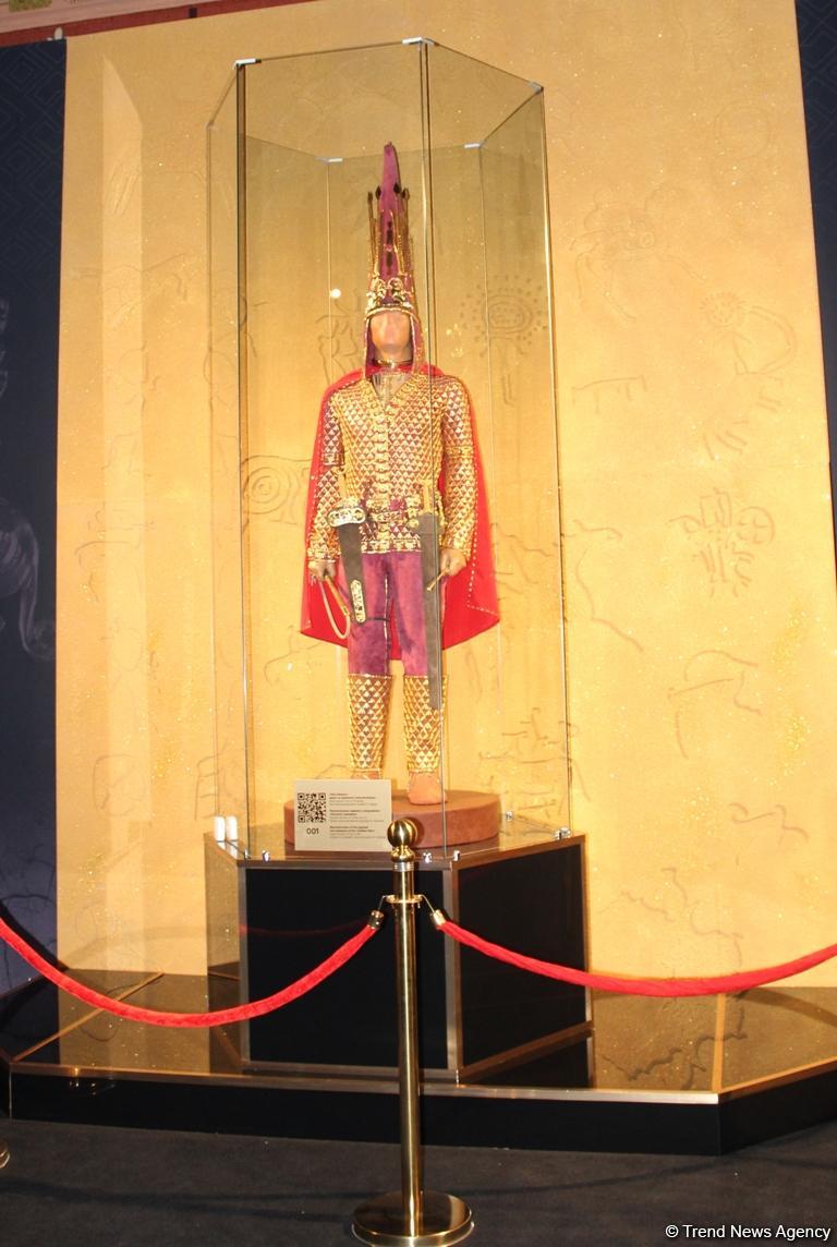 "Золотого человека" из Казахстана показали в Баку (ФОТО)