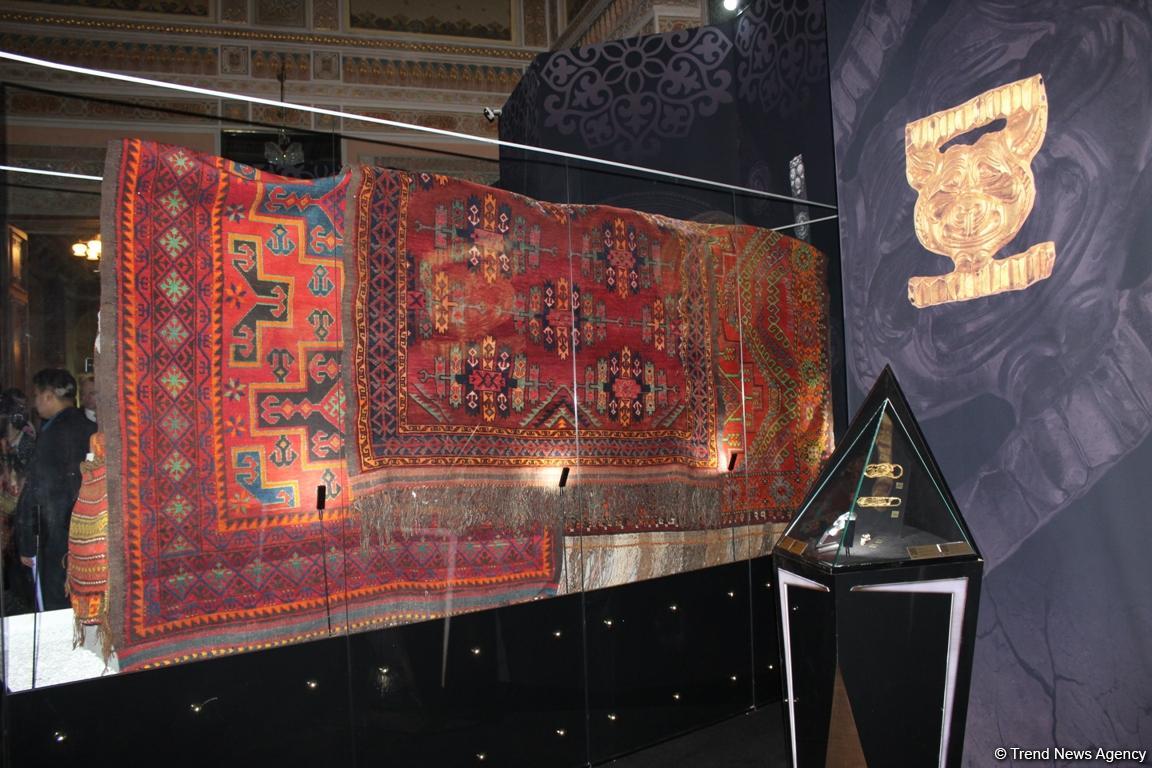 "Золотого человека" из Казахстана показали в Баку (ФОТО)