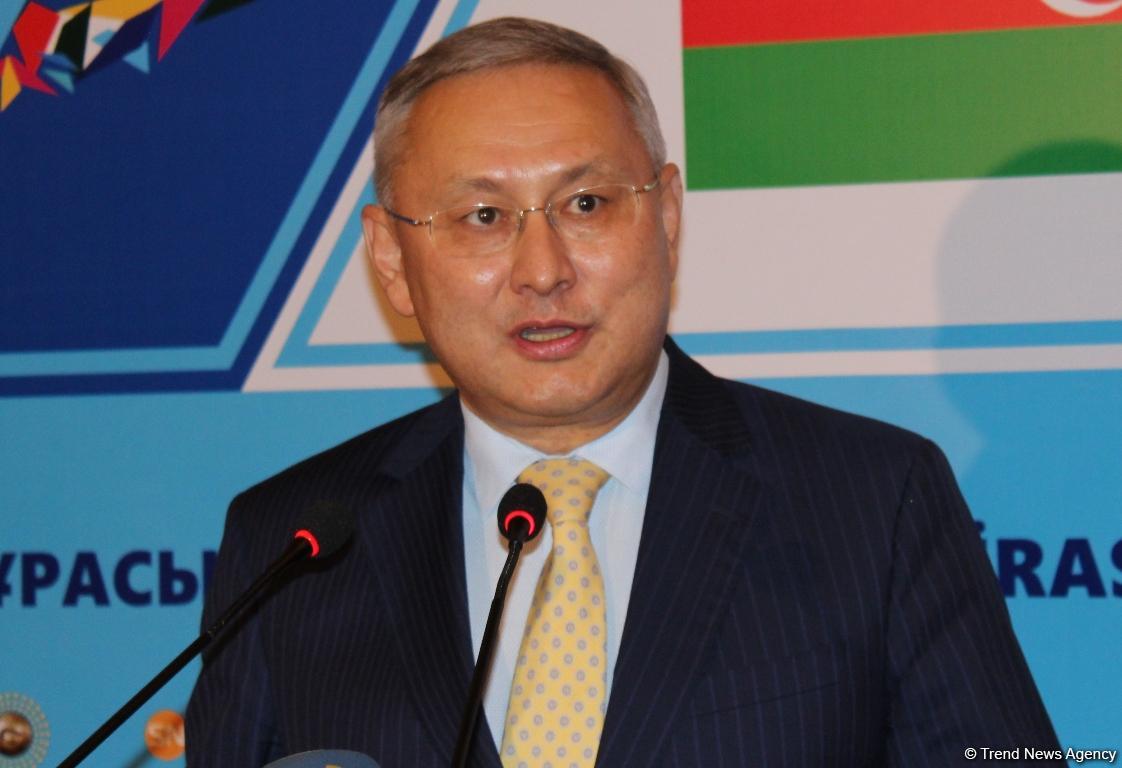 "Золотого человека" из Казахстана показали в Баку (ФОТО)