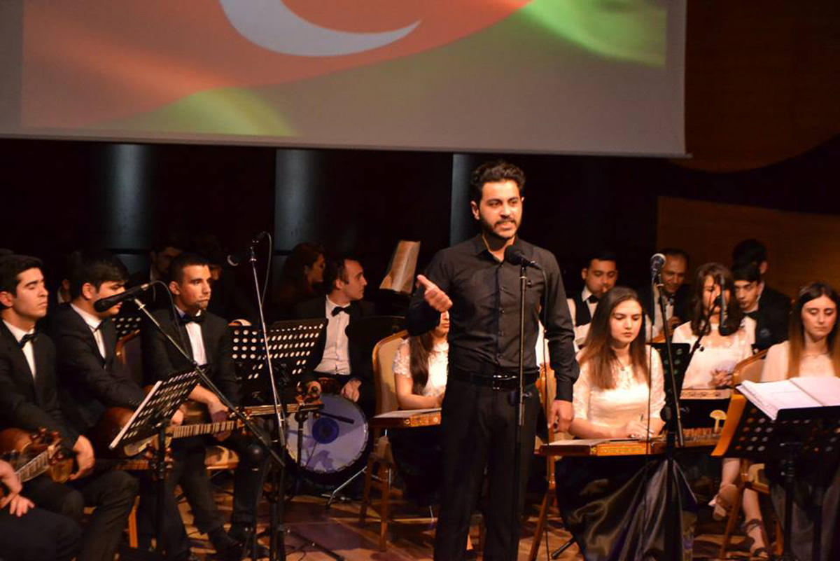 Азербайджанская молодежь провела праздничный вечер в честь 100-летия АДР (ФОТО)