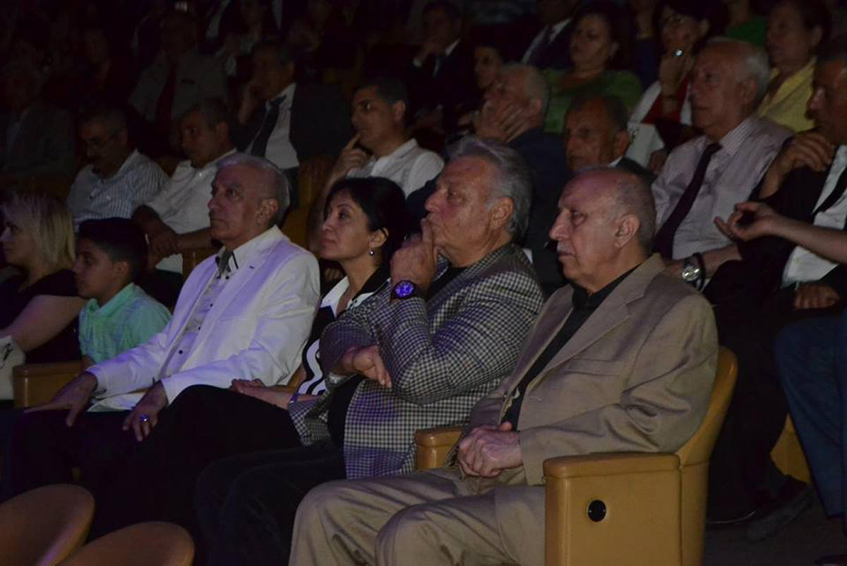 Азербайджанская молодежь провела праздничный вечер в честь 100-летия АДР (ФОТО)