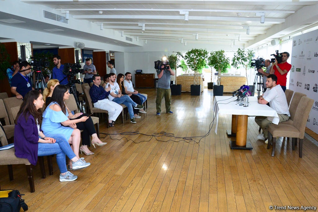 EMIN обещает Жаркое лето: звездные гости, музыкальные премьеры и съемки фильма в Баку (ФОТО)