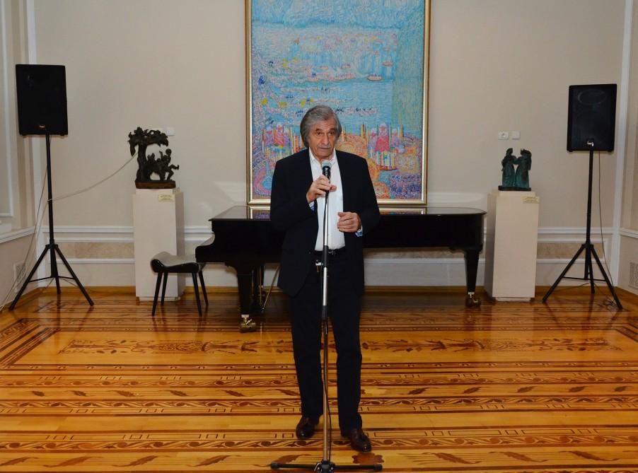 В картинах известных художников история Азербайджанской Демократической Республики (ФОТО)