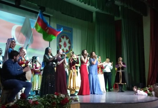 В России отметили 100-летие Азербайджанской Демократической Республики грандиозным концертом (ФОТО)