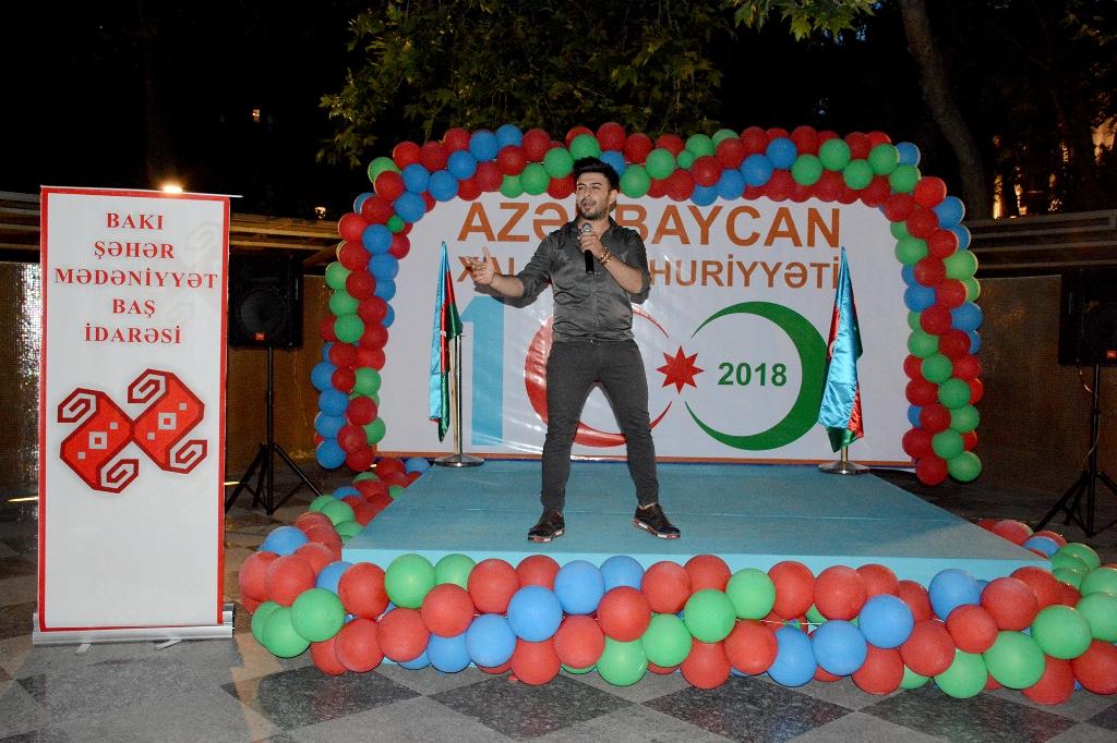 Площадь фонтанов в Баку - часть великого праздника в Азербайджане (ФОТО)