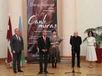 Карабахские скакуны глазами латвийской художницы Даце Штрауса (ФОТО)