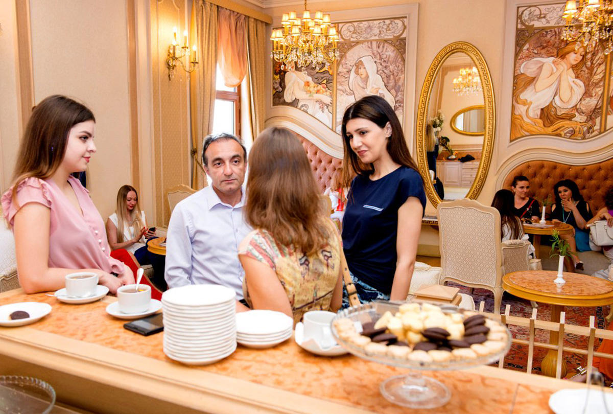 Женские страсти бакинок по дресс-коду (ФОТО)