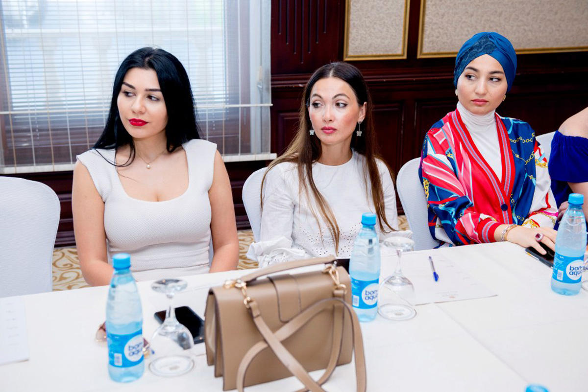 Женские страсти бакинок по дресс-коду (ФОТО)