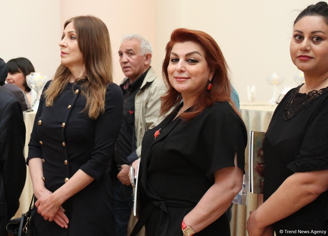 Карабахские скакуны глазами латвийской художницы Даце Штрауса (ФОТО)