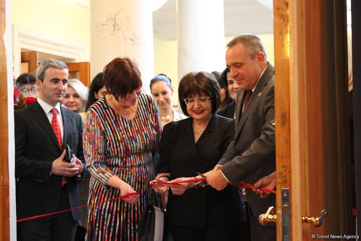 Карабахские скакуны глазами латвийской художницы Даце Штрауса (ФОТО)