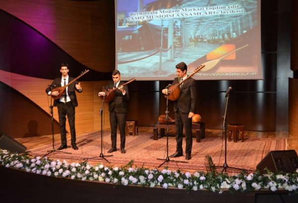 Новые голоса, древние мелодии в Баку (ФОТО)