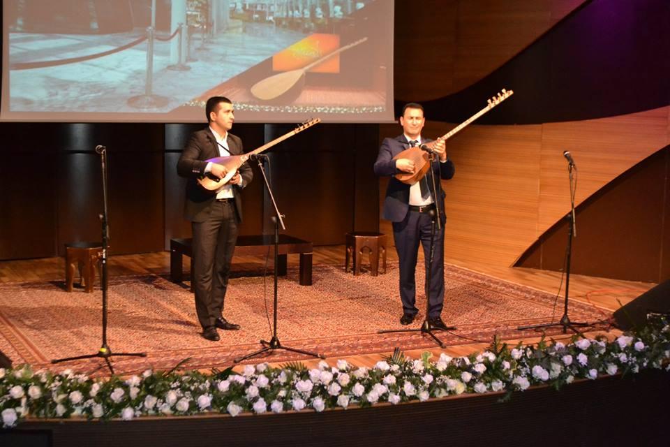 Новые голоса, древние мелодии в Баку (ФОТО)