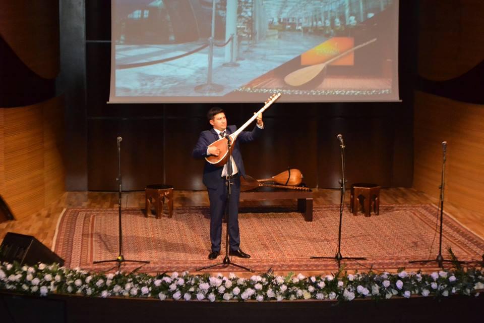 Новые голоса, древние мелодии в Баку (ФОТО)