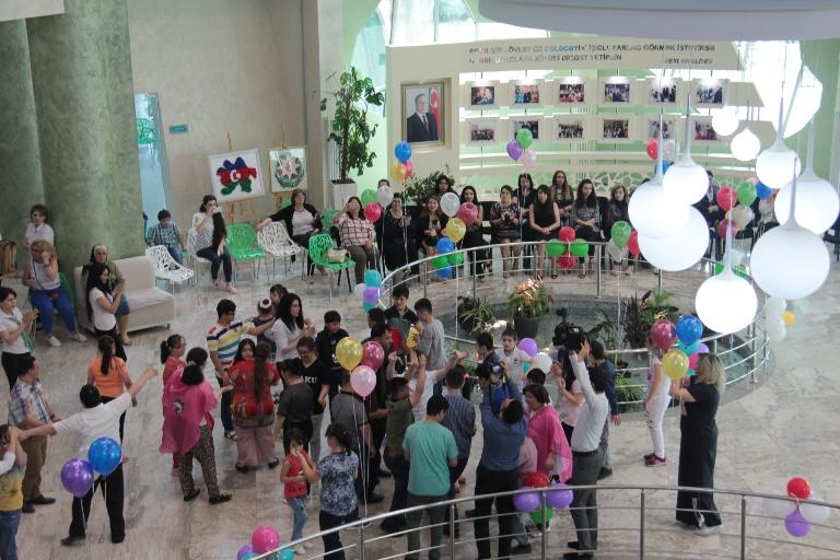 Для воспитанников Центра реабилитации лиц с синдромом Дауна устроили праздник (ФОТО)