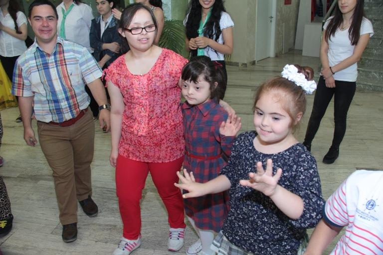 Для воспитанников Центра реабилитации лиц с синдромом Дауна устроили праздник (ФОТО)