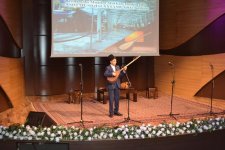 Новые голоса, древние мелодии в Баку (ФОТО)