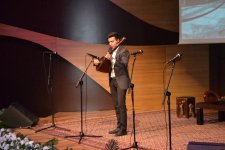 Новые голоса, древние мелодии в Баку (ФОТО)