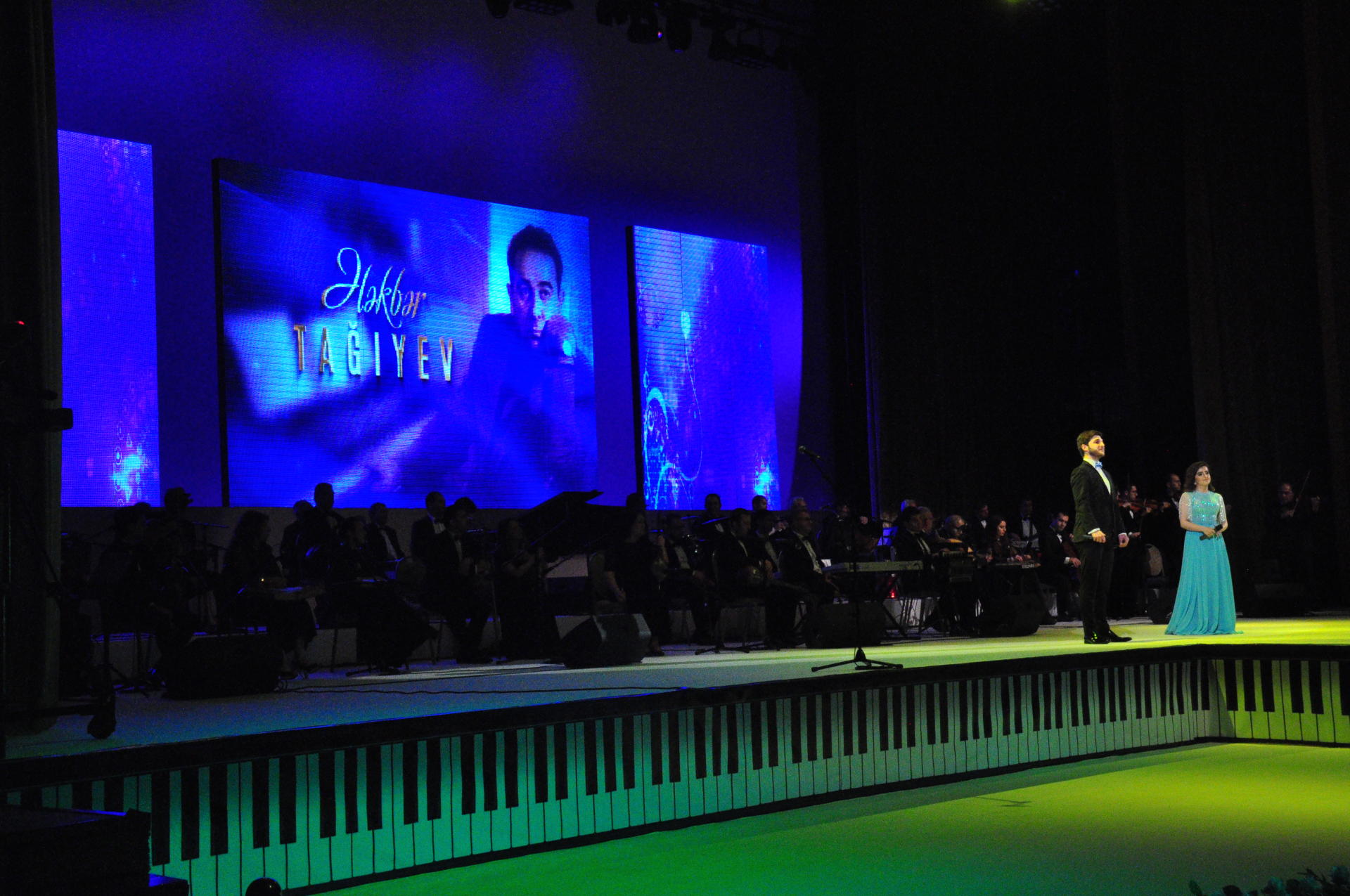 Путешествие c бакинцами в мир воспоминаний и радости (ФОТО)